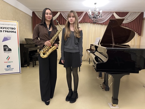 Лауреат конкурса концертмейстеров